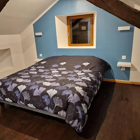Hébergement de vacances Enclos De La Rive 15 Pers Avec Piscine Chauffee