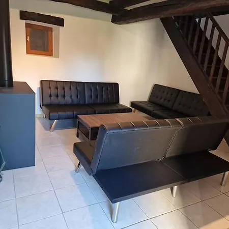 Hébergement de vacances Enclos De La Rive 15 Pers Avec Piscine Chauffee *
