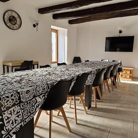 Enclos De La Rive 15 Pers Piscine Chauffee Climatisees