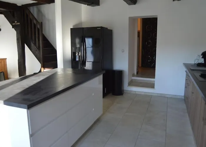 Enclos De La Rive 15 Pers Avec Piscine Chauffée Сasa de vacaciones Pampelonne