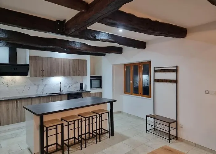 Enclos De La Rive 15 Pers Avec Piscine Chauffee Pampelonne