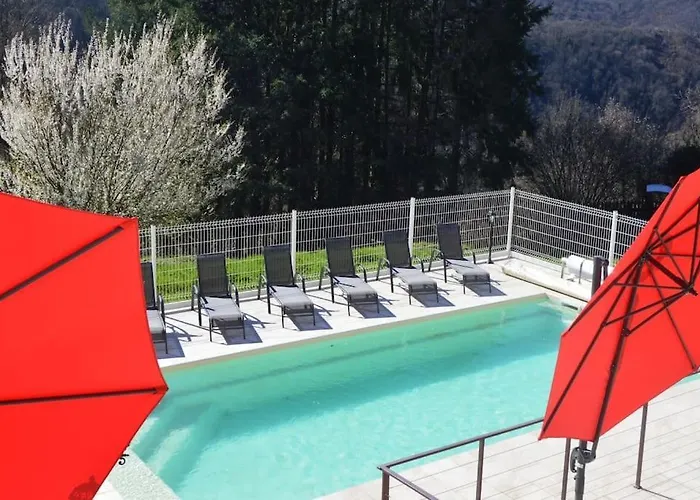Enclos De La Rive 15 Pers Avec Piscine Chauffée Сasa de vacaciones Pampelonne